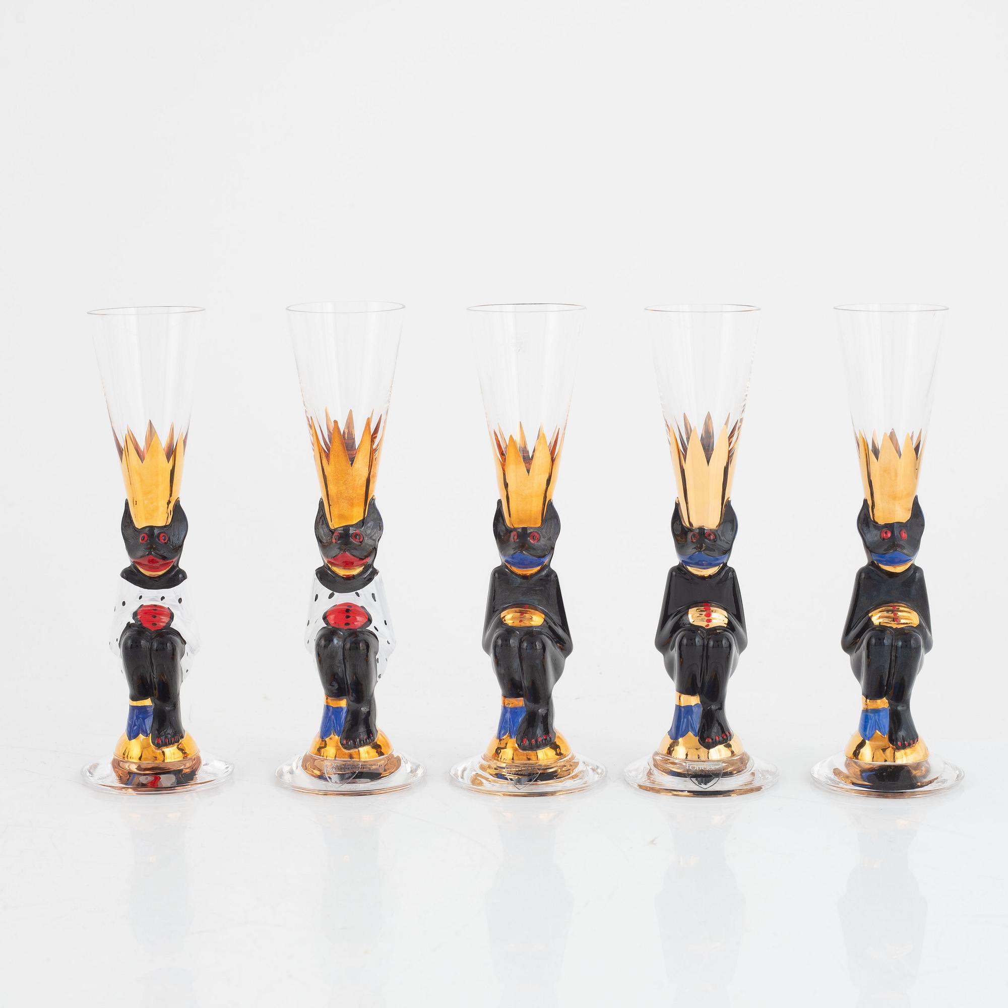Gunnar Cyrén, carafe and 13 schnapps glasses from the Nobel Service, Orrefors, late 20th century.
