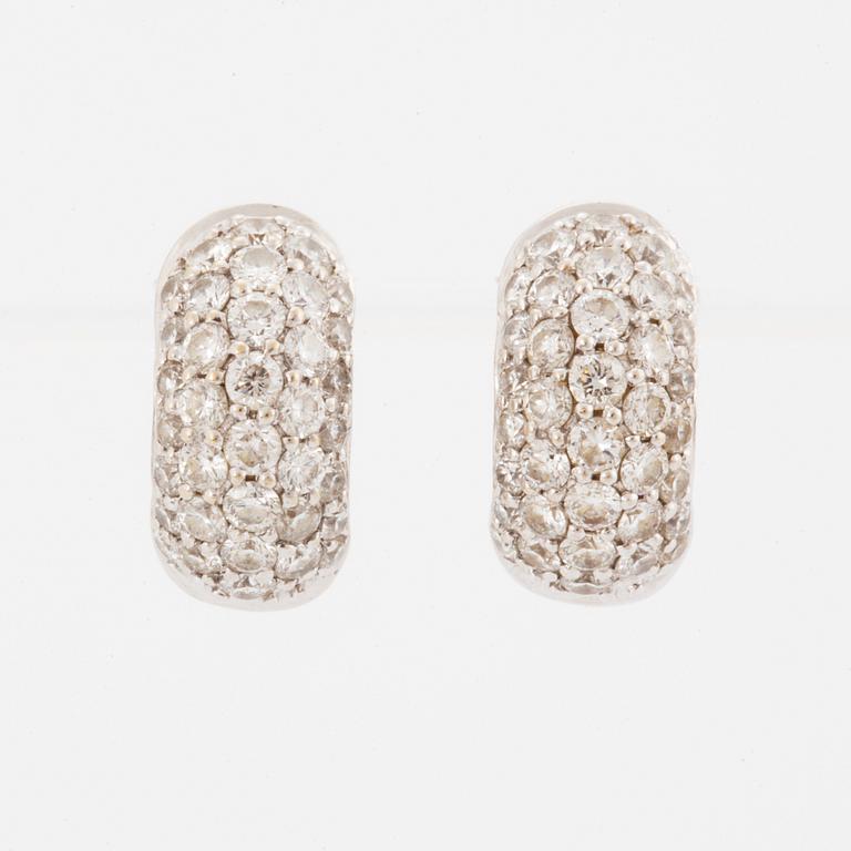 Pair of brilliant-cut diamond earrings, pavésetting, total ca 1.16 ct.