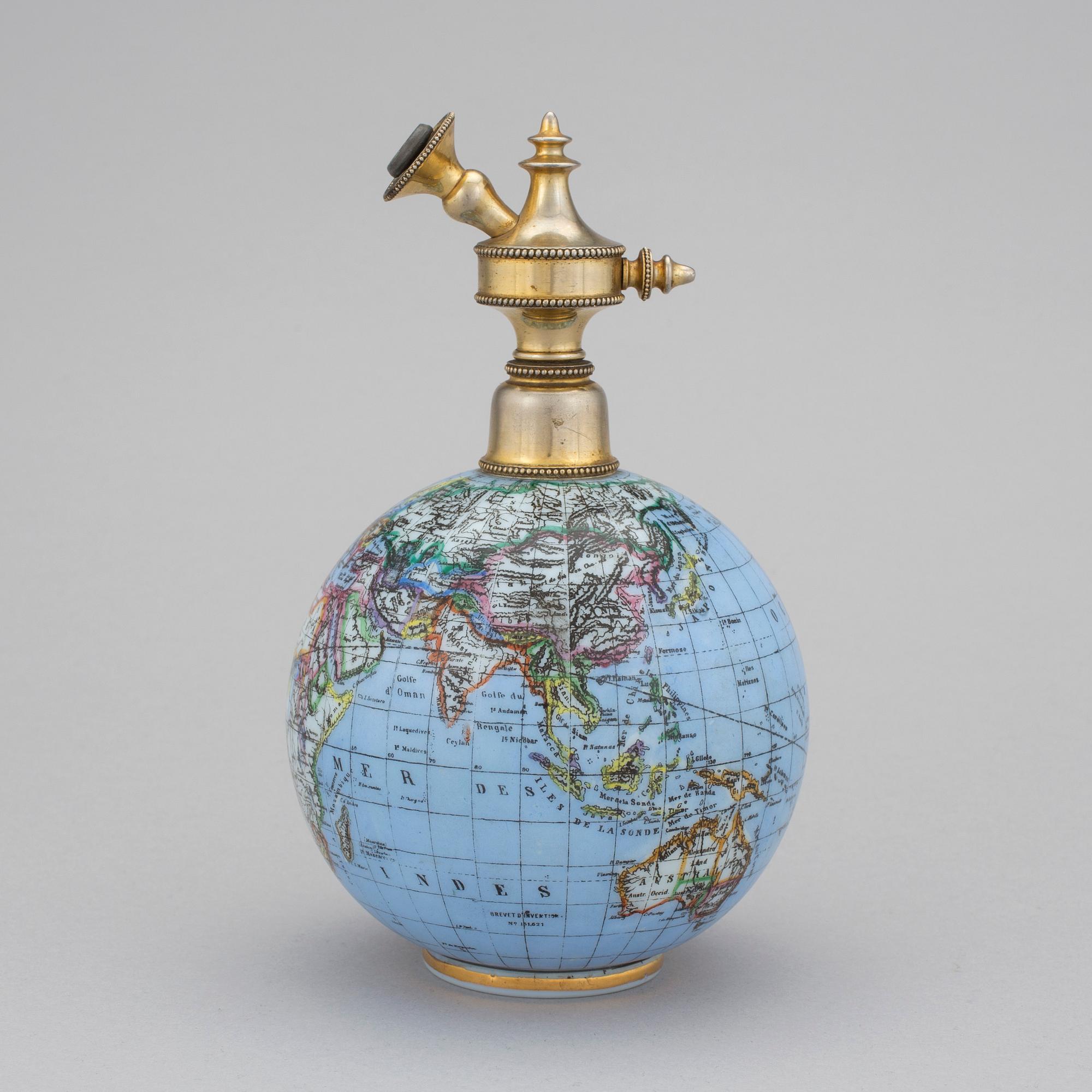A FLASK WITH PUMP.