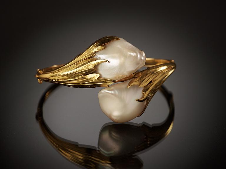 An Alexander Tillander, baroque probably natural saltwater pearl, bracelet.