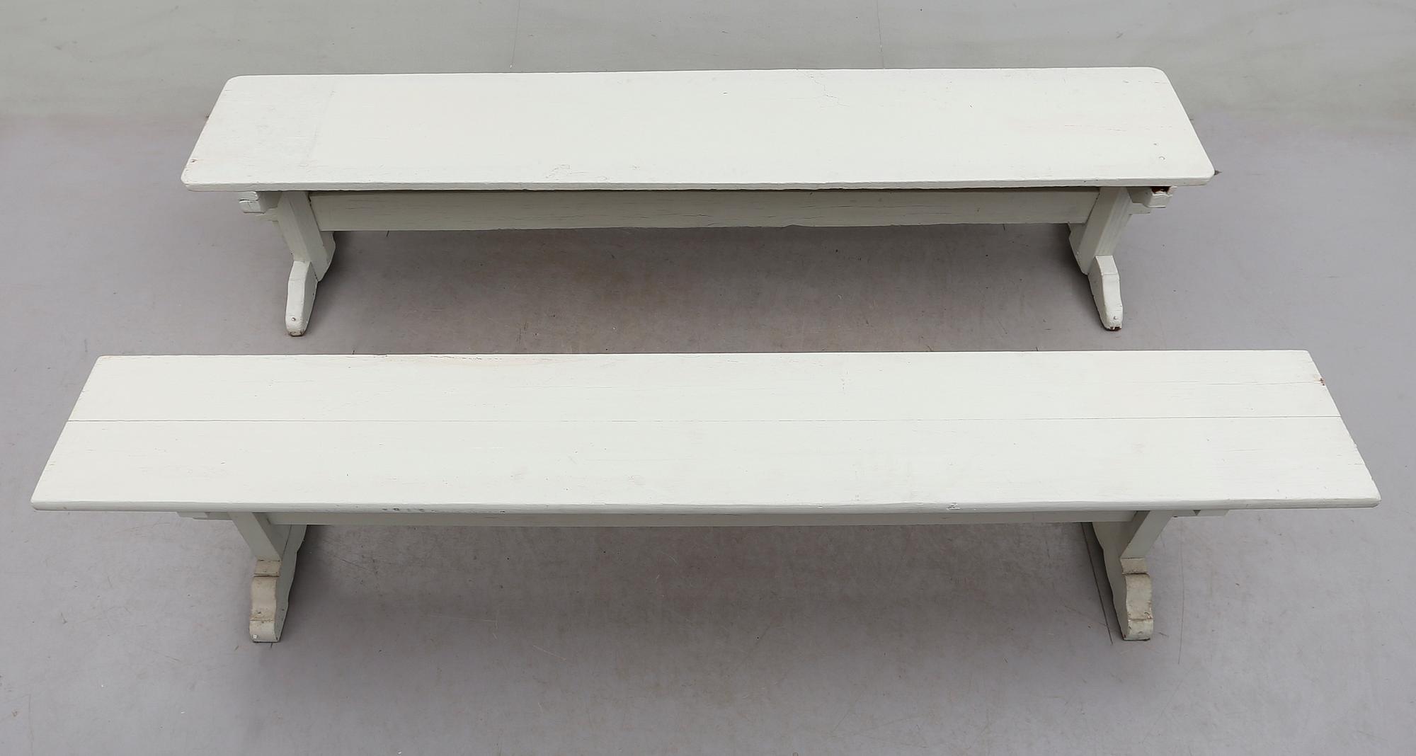 BÄNKAR, 2 st, 1900-talets första hälft.