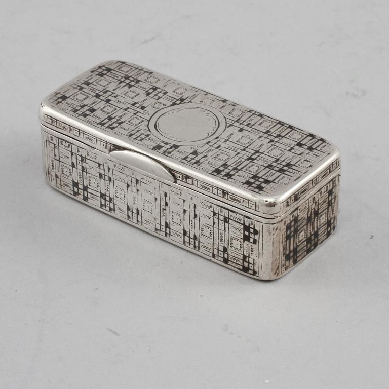 DOSA, silver, troligen Vasily Yegorovich Rukavishnikov, Moskva, omkring år 1900. Vikt 57 g.