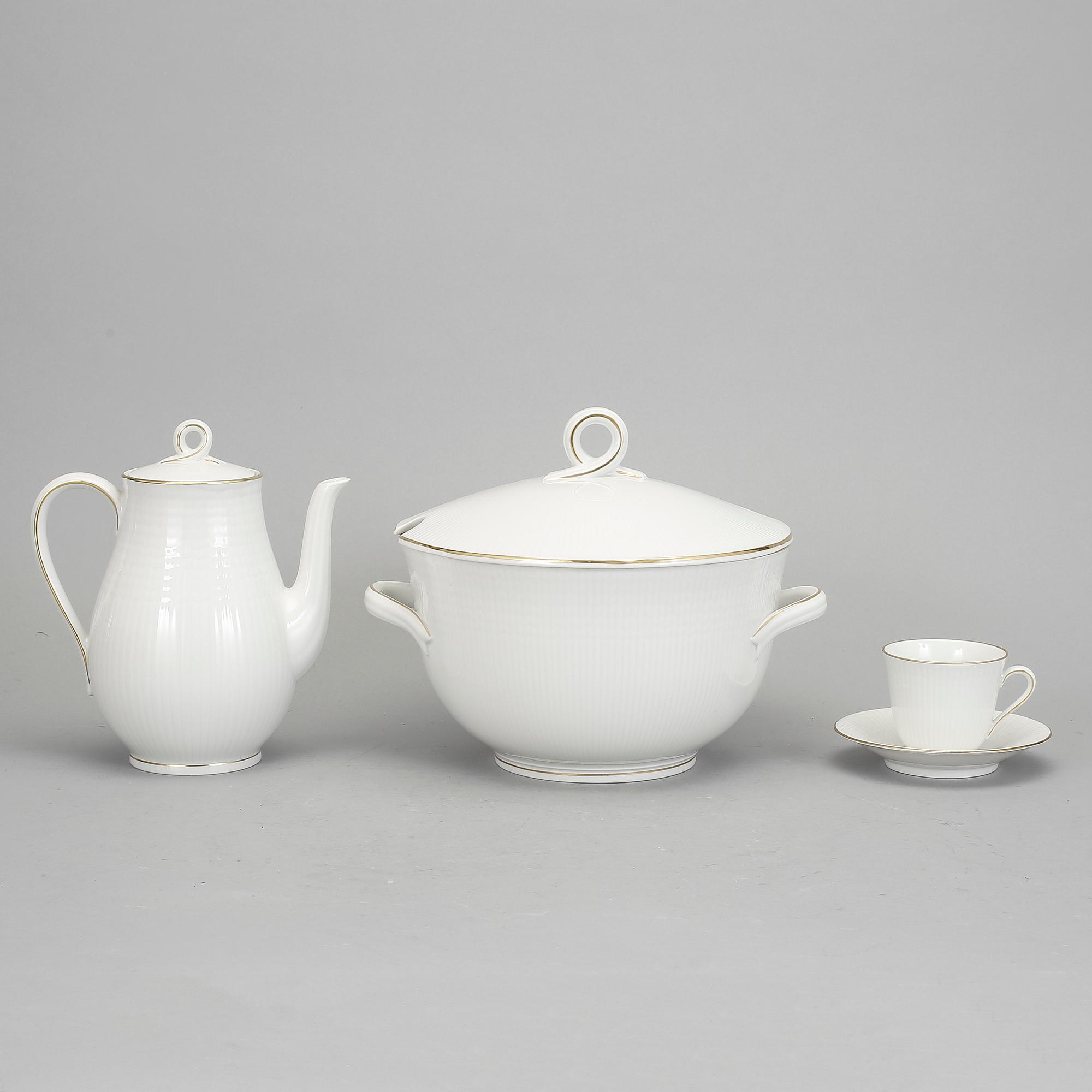 SERVISDELAR, 89 st, "Swedish grace", Louise Adelborg, Rörstrand, 1900-talets andra hälft.