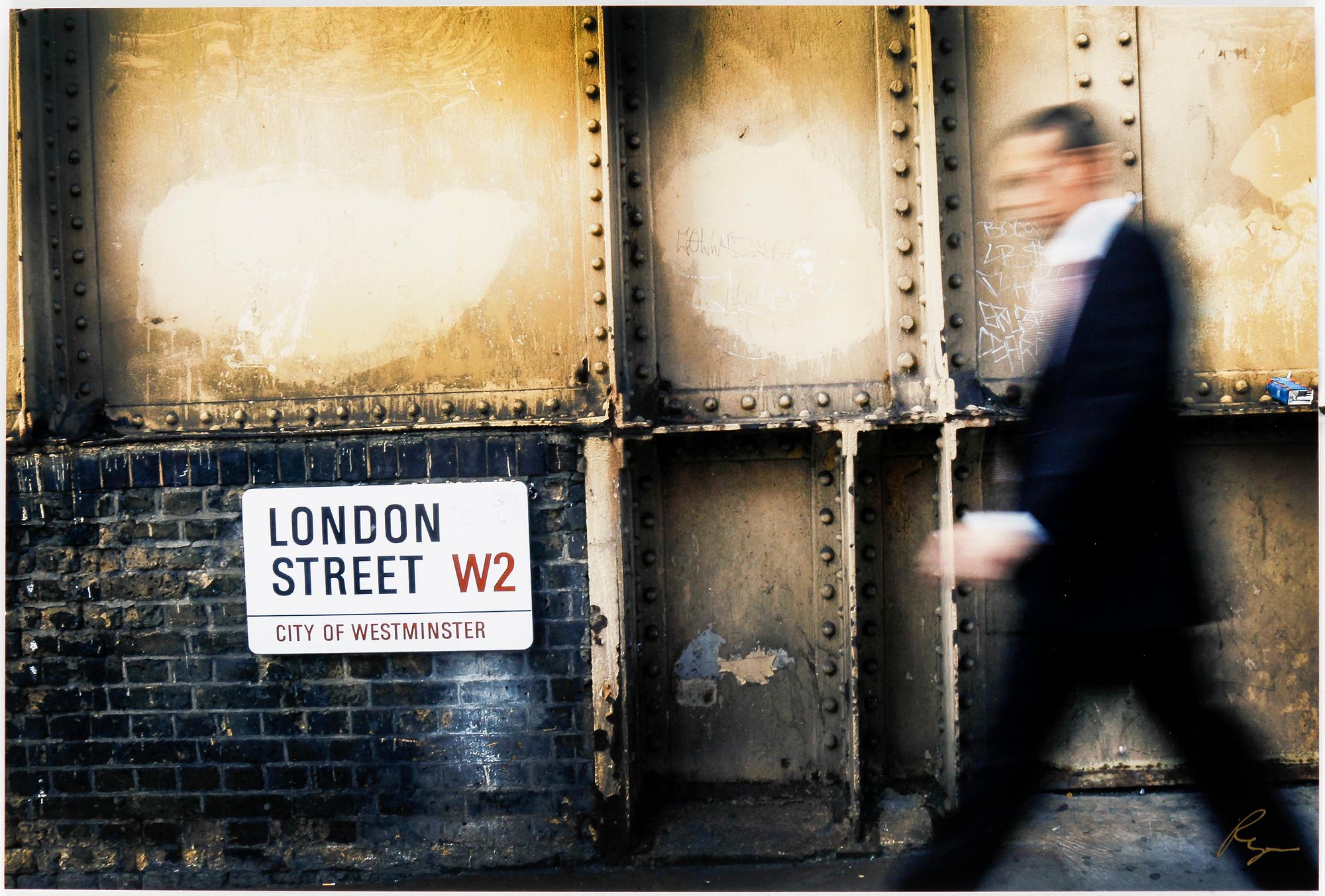 RICHARD RYAN, signerat fotografi, "London Street", 2008, Notes nr 0060, ur serien "Notes by Ryan".