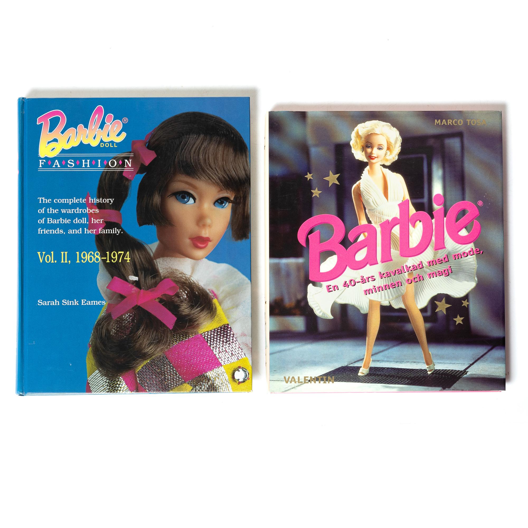 Böcker, Barbie, 16 st,  bland annat, "Barbie - her life and times" & "Barbie Fashion vol I & II".