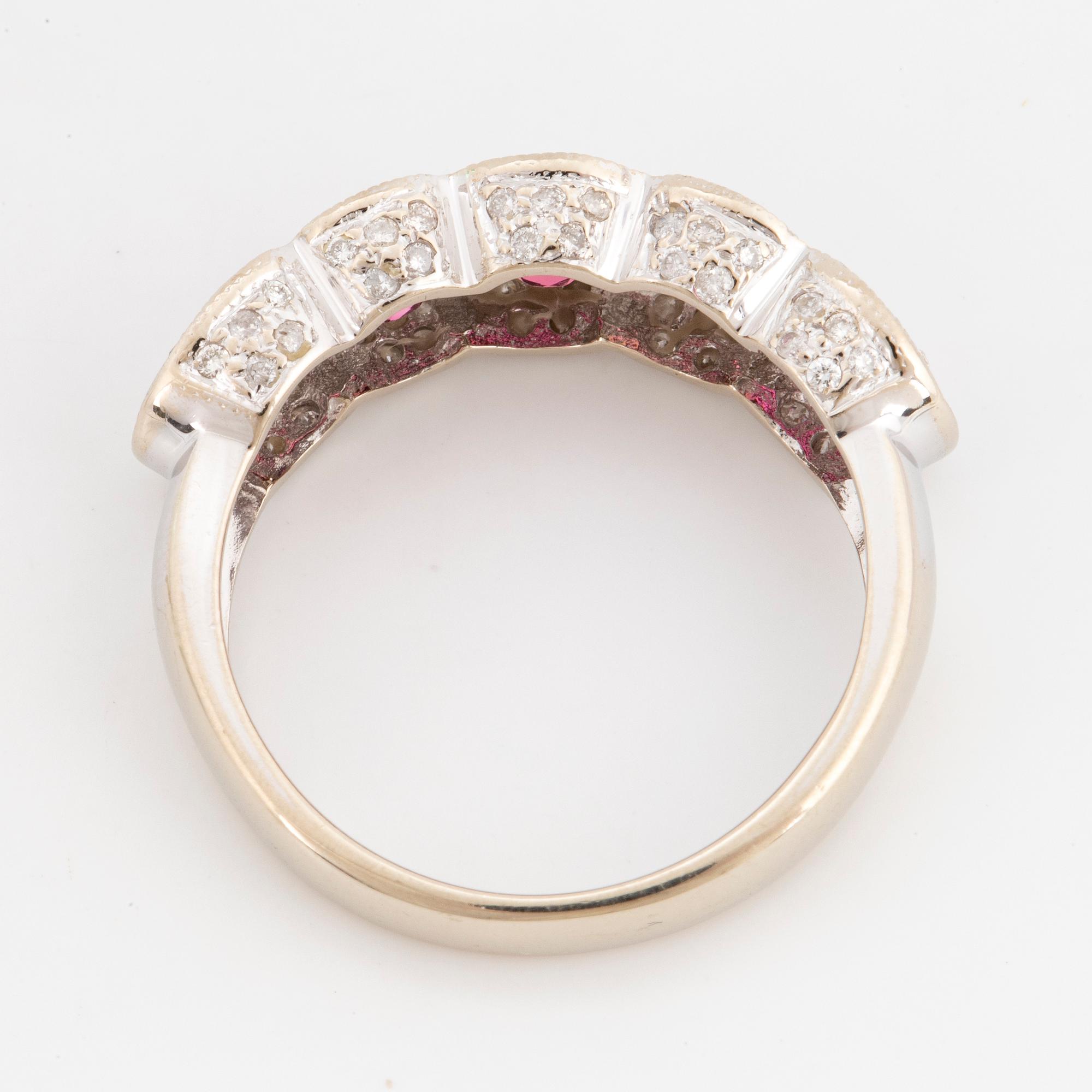 Tourmaline and brilliant cut diamond ring, 14K white gold.