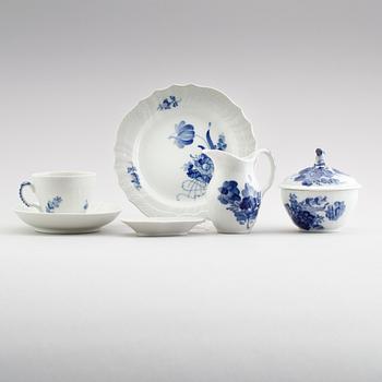 KAFFESERVIS, 26 delar, porslin, "Blå Blomst", Royal Copenhagen.