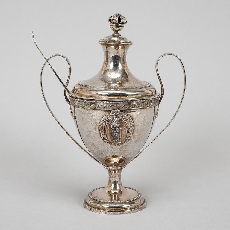 A late Gustavian silver sugar-bowl and cover, mark of PETTER JOHAN ZETTERLING, Linköping 1789.