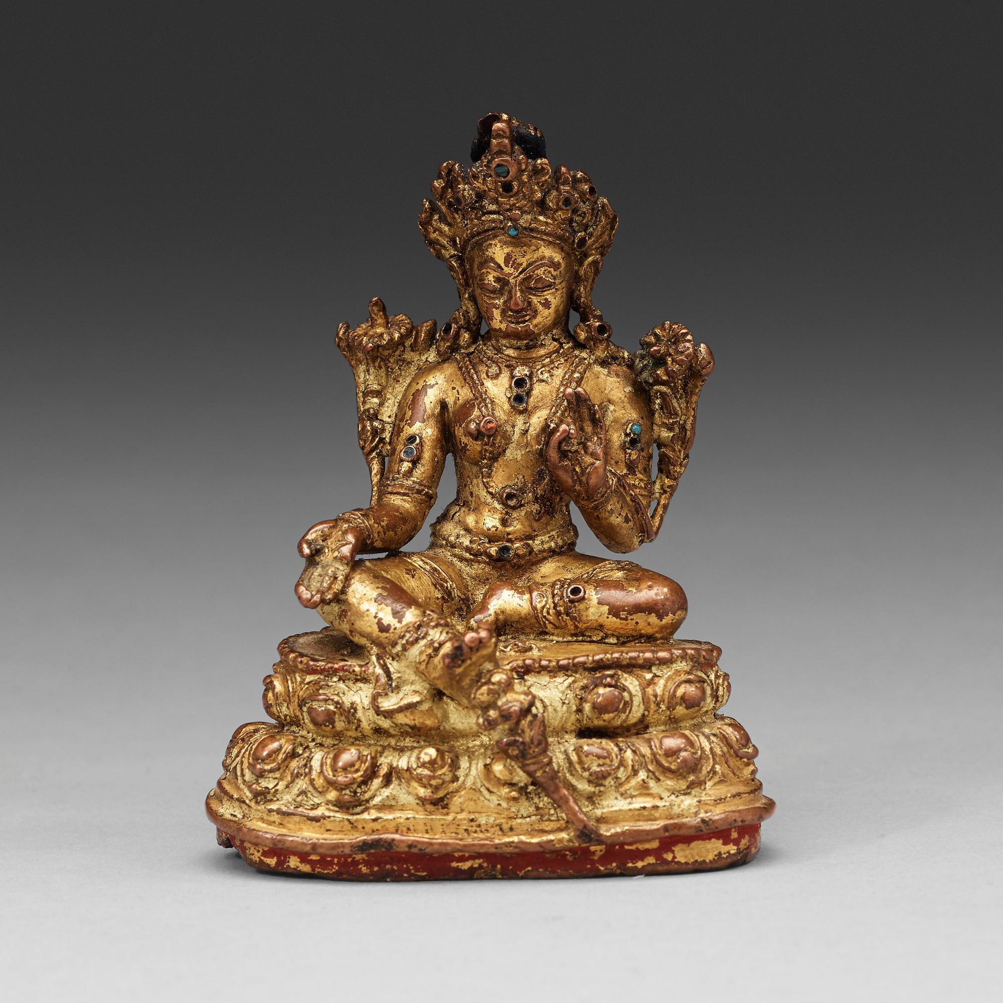GRÖN TARA, förgylld kopparlegering. Tibet, 1500-tal eller tidigare.