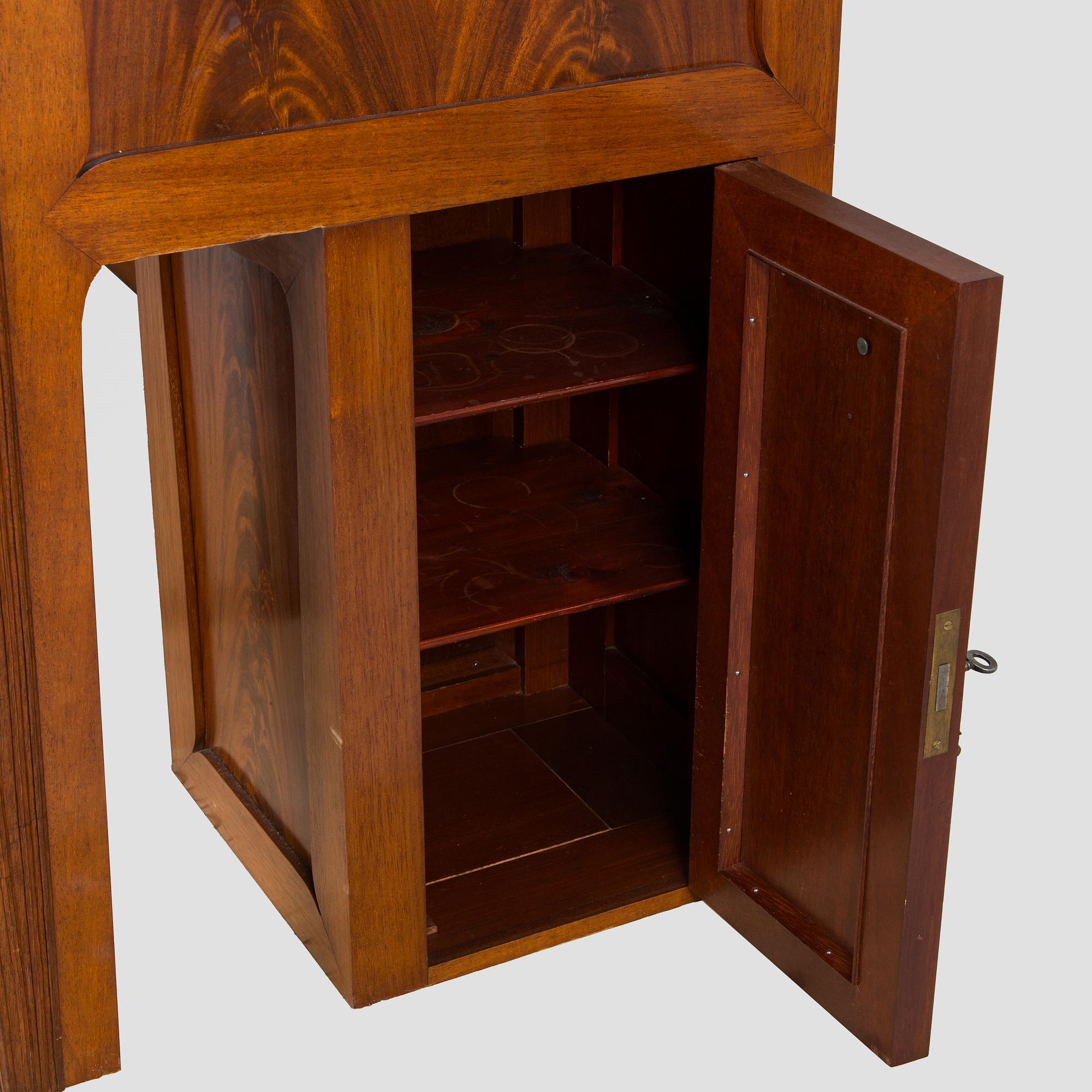 Karl Tirén, Senkki, A.B Naeslunds Möbelfabrik, Uumaja, n. 1901. Jugend.