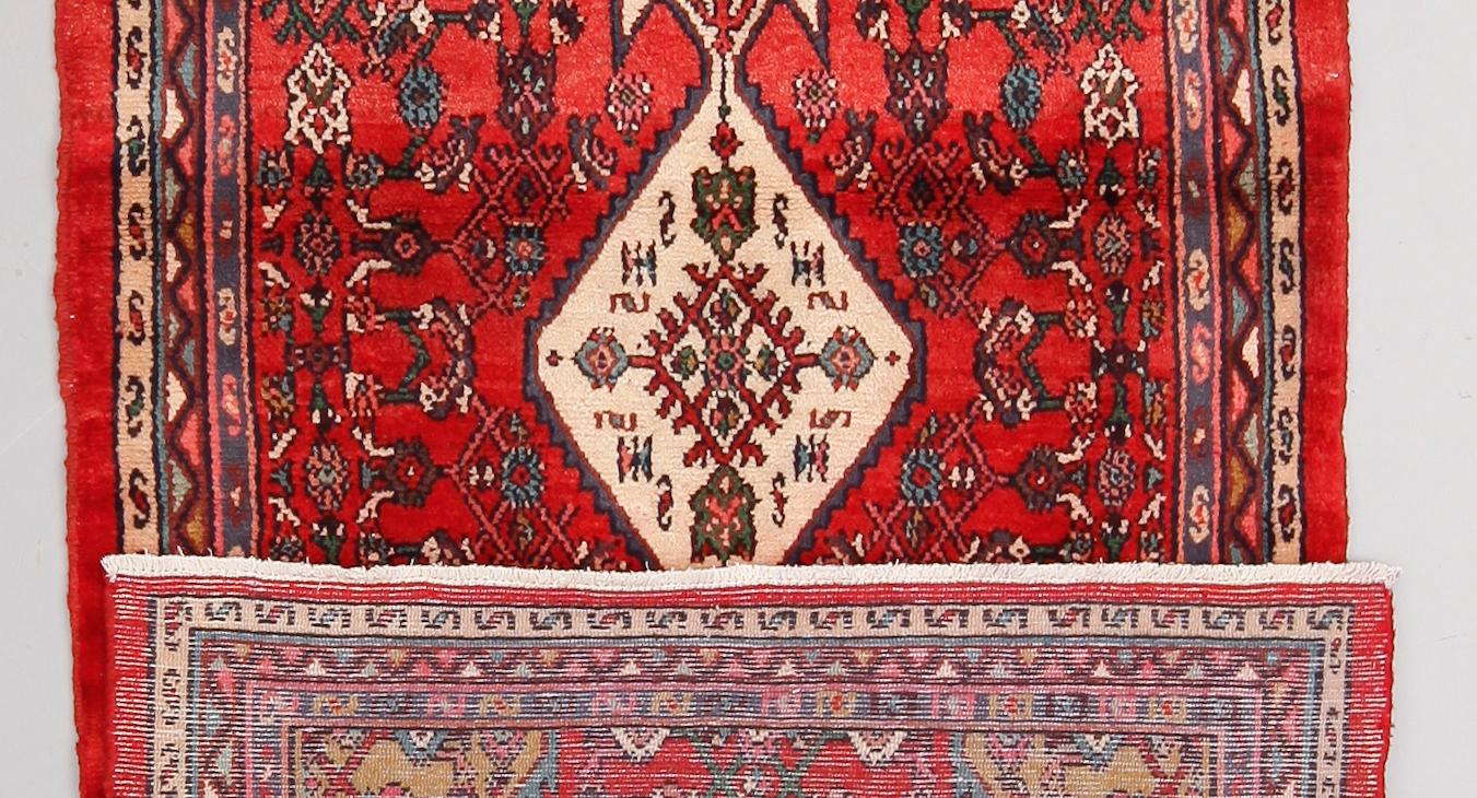 MATTA, Hamadan, galleri, ca 290 x 107 cm.