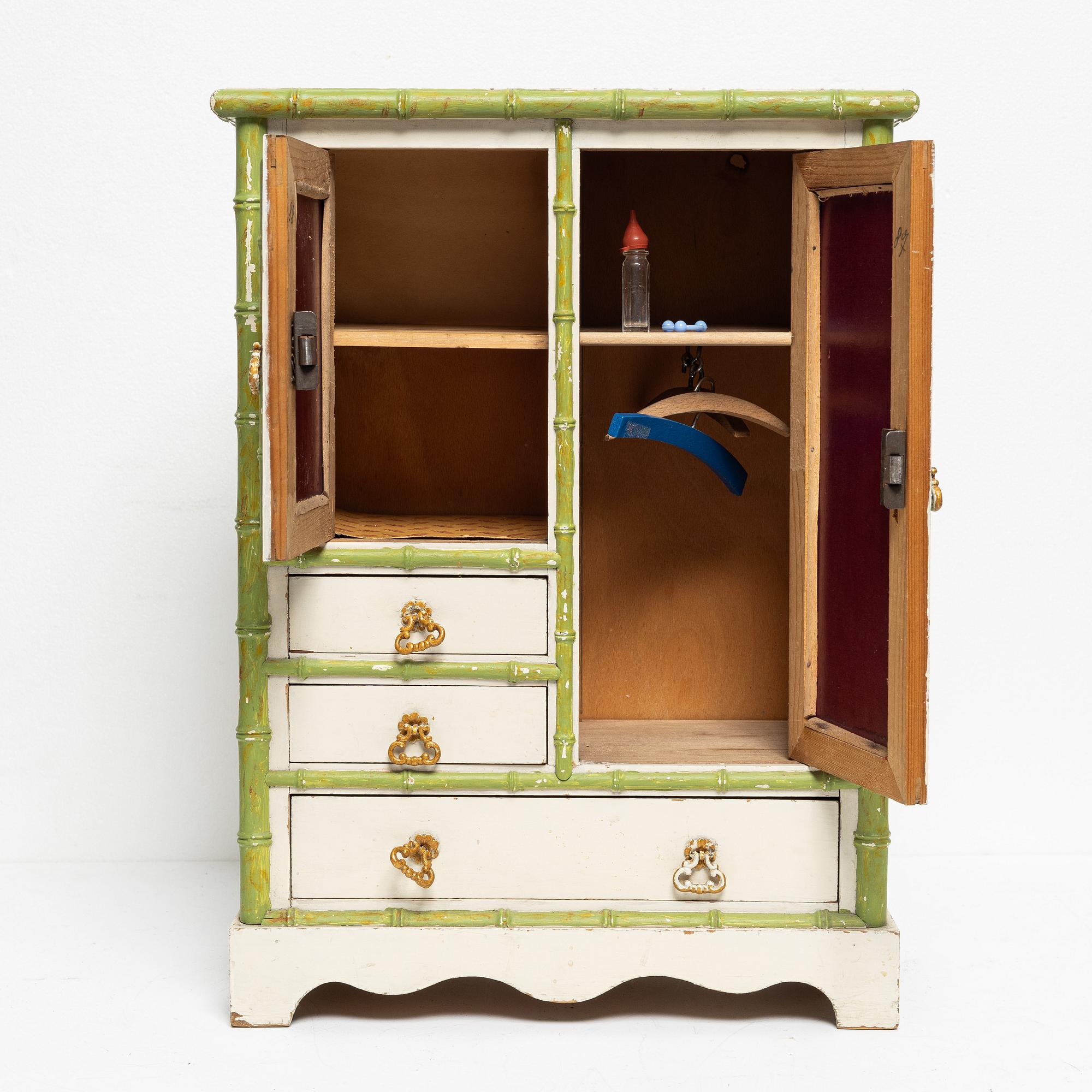 Doll's wardrobe, first half of the 20th century.