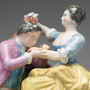 SKULPTURGRUPP, porslin. "Pastoral scen med 
 kurtiserande herdepar". Royal Copenhagen, Danmark, 1700-talets slut.
