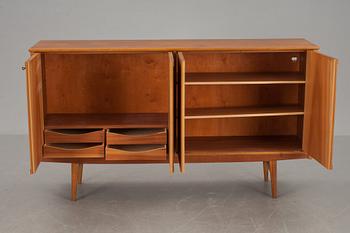 SIDEBOARD, 1900-talets mitt.