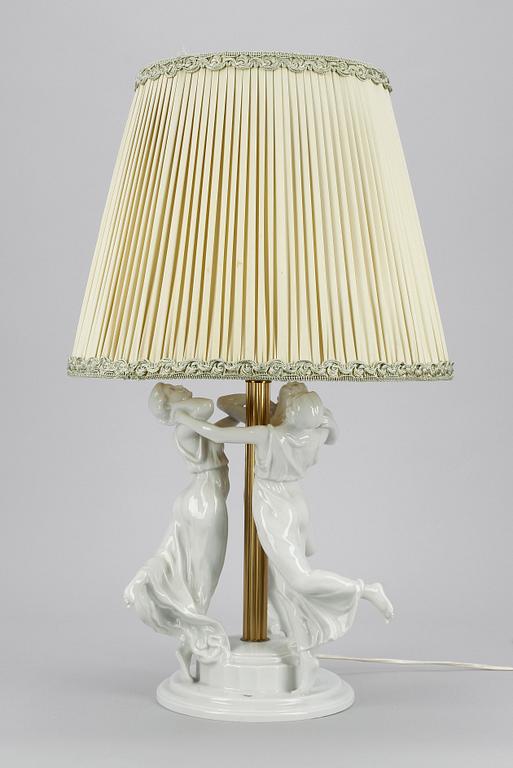 BORDSLAMPA, porslin och mässing, Karl Himmelstoss, Rosenthal, 1900-talets första hälft.