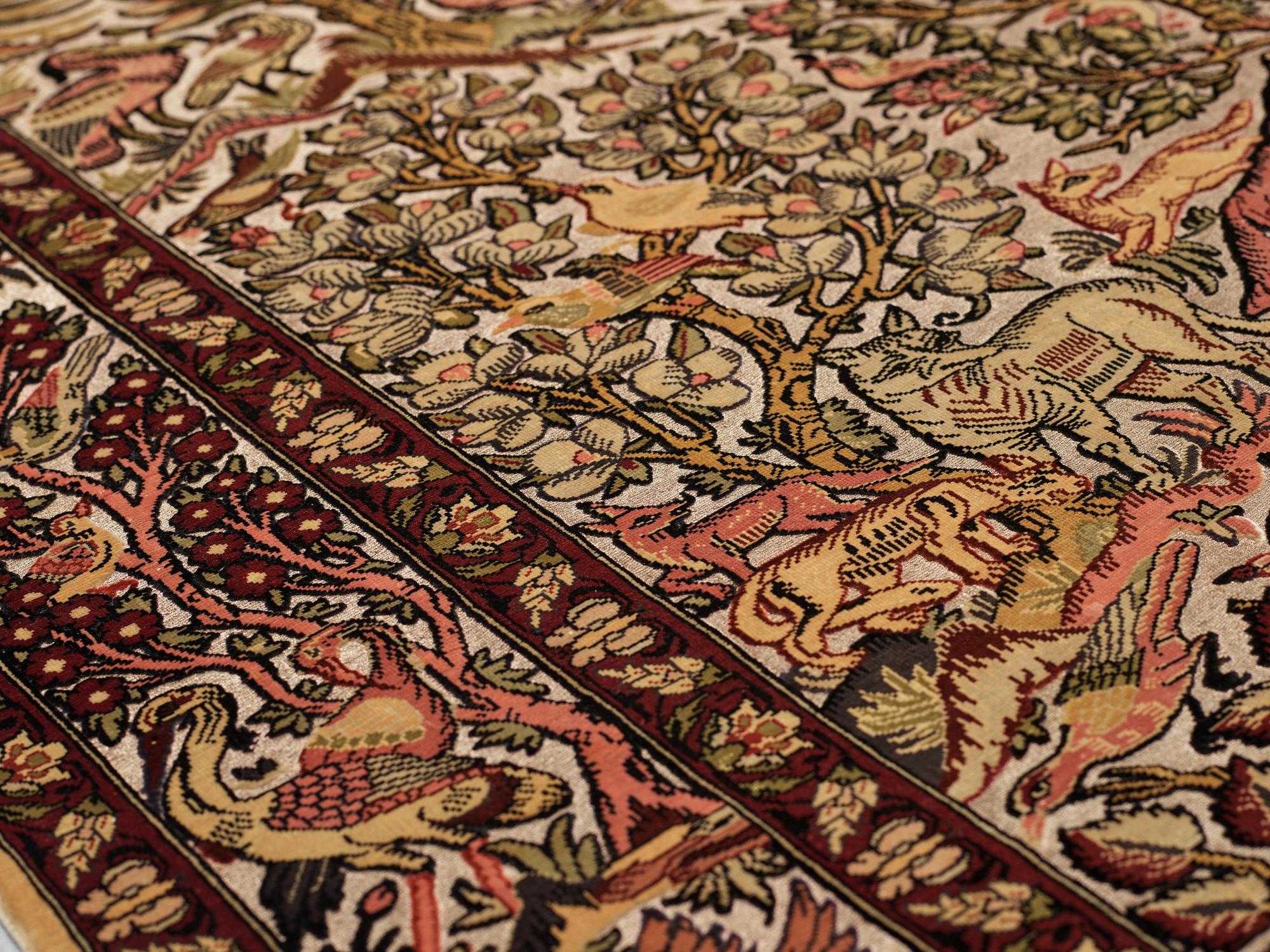 Matta, Old, silk Hereke, Souf, ca 132 x 109 cm.