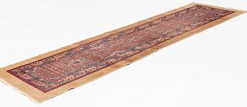 An antique Sarab runner, ca 360 x 94 cm.