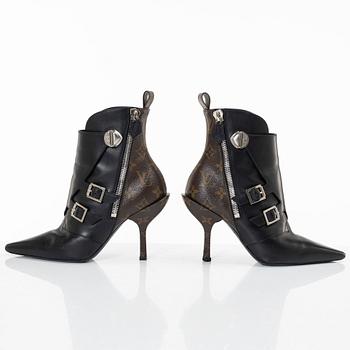 Louis Vuitton, ankle boots, "Monogram Janet Ankle Boots", size 37.