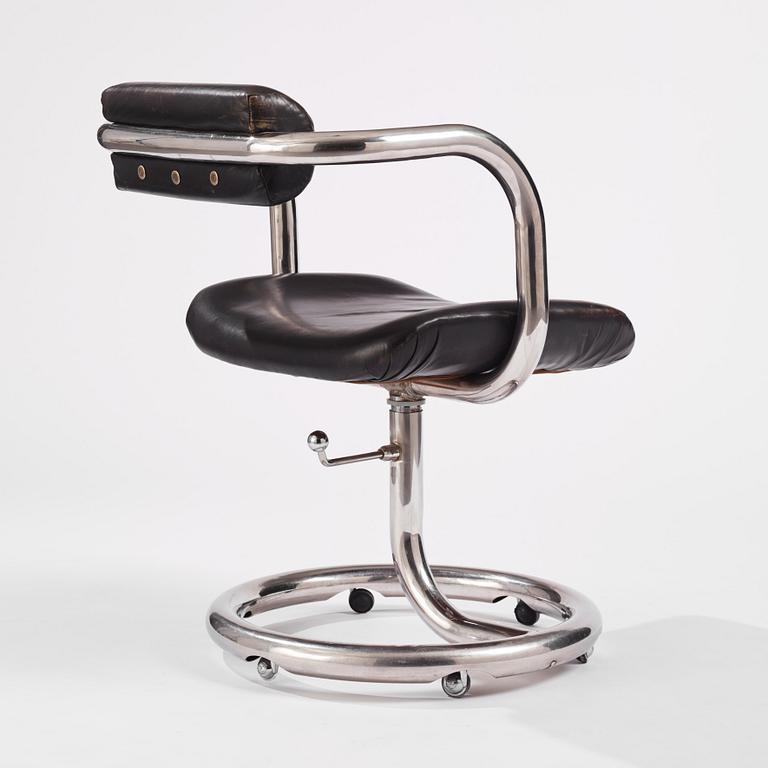 Giotto Stoppino, attributed to, a swivel chair, Italy, 1960-70s.