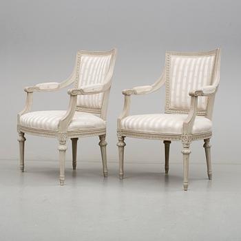 KARMSTOLAR, ett par, gustaviansk stil, 1900/2000-tal.