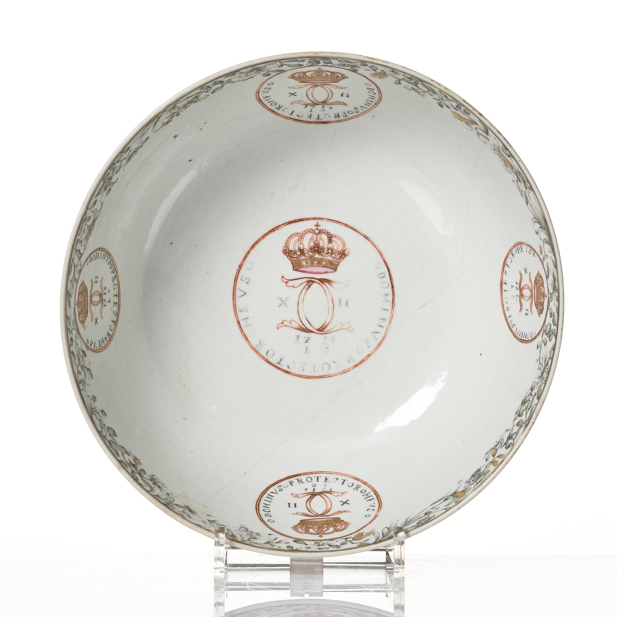 A Chinese Export commemorative punch bowl, Qing dynasty, 1730’s.