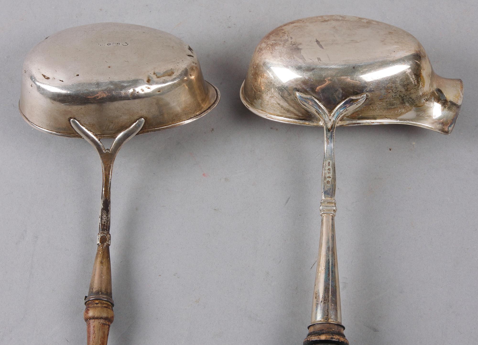 SOPPSLEVAR 2st, silver och trä. Bl a 1914.