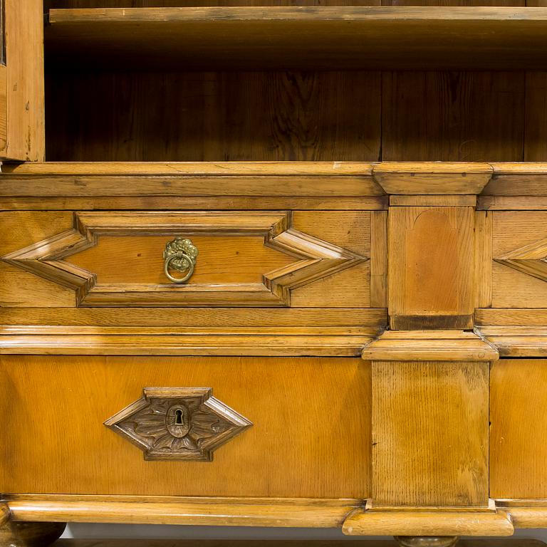 A northern european Baroque cabinet. 18th century.