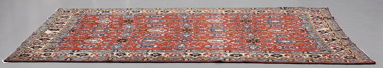 A CARPET, a semi-antique/old Veramin, ca 316,5 x 211 cm.