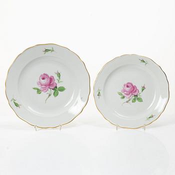 Meissen, A 55 piece "Meissen Rose" (Rote rose/Meissener rose) porcelain dinner service, 20th century.