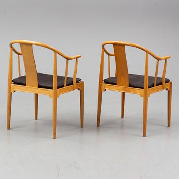 HANS J WEGNER, karmstolar ett par "Kinastolen" "FH1783", Fritz Hansen, Danmark 1994.