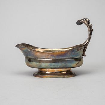 A silver sauce bowl, Copenhagem Denmark, 1916, after a french 18th century sauce bowl.