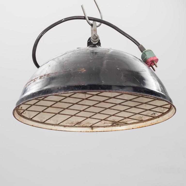 TAKLAMPA, industrimodell, 1900-talets andra hälft. Diam 38 cm.