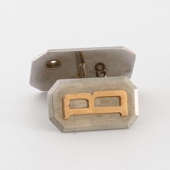 A pair of brilliant cut diamond cufflink by Gustav Dahlgren & Co, Malmö, 1945.