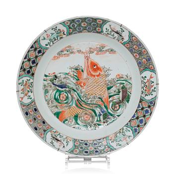 1249. A famille verte dish with a carp, Qing dynasty, Kangxi (1662-1722).
