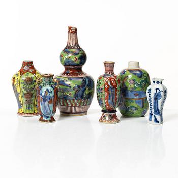 Six clobbered porcelain vases, China, Qingdynasty, 18th century.