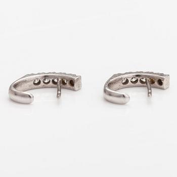 Örhängen, 18K vitguld, diamanter ca 0.40 ct tot. Kultajousi, Helsingfors 2009.
