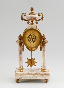 BORDSPENDYL, gustaviansk stil, 1900-talets första hälft.