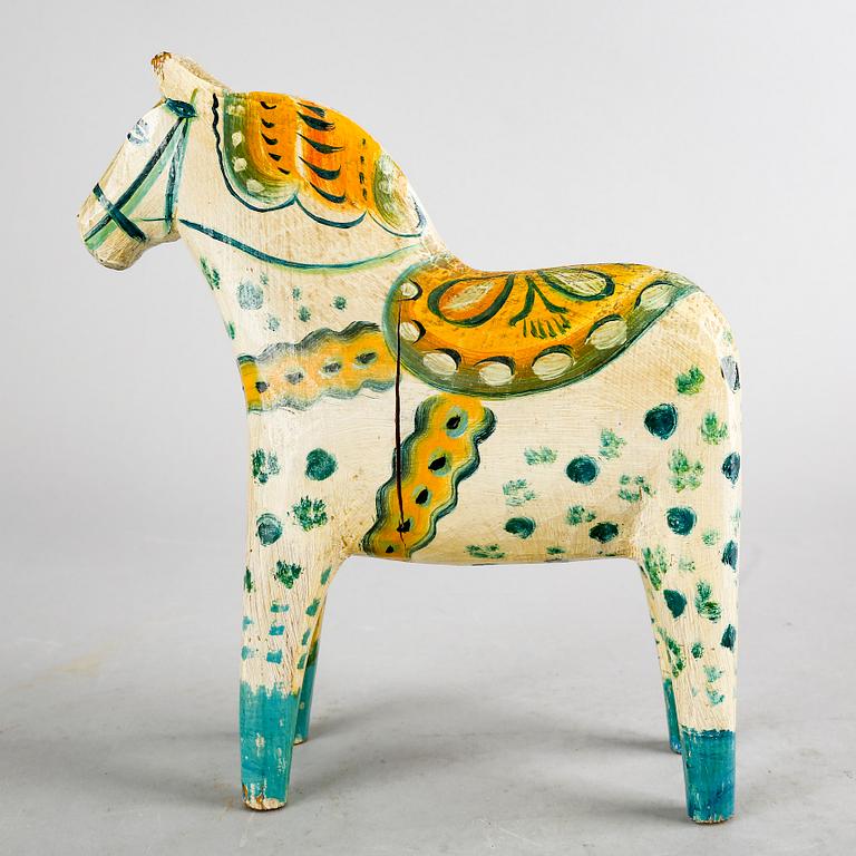 An early 20th century wooden horse, "Dalahäst".