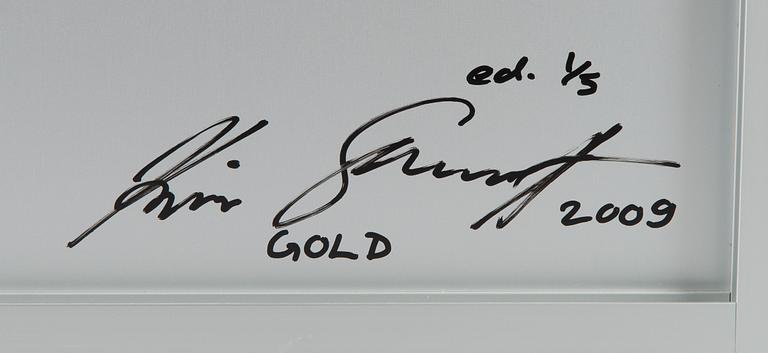 Kira Gluschkoff, "Gold".