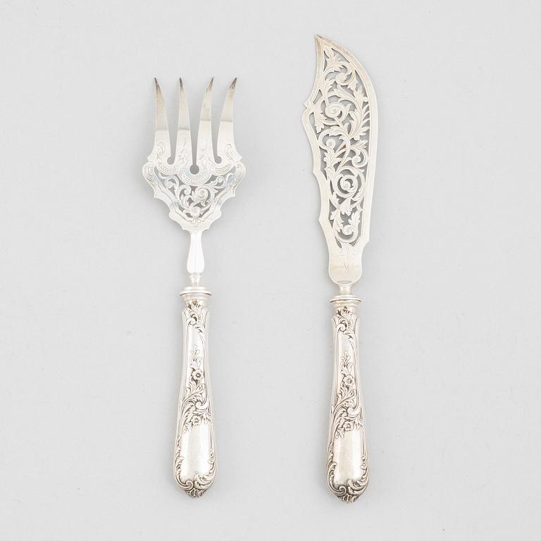 A French silver serving set, mark of Louis Ravinet & Charles Denfert, Paris circa 1900.