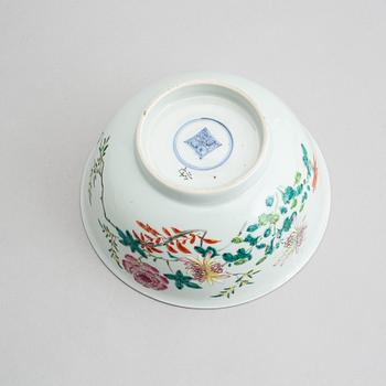 A famille rose porcelain bowl, Qing dynasty, 18th century.