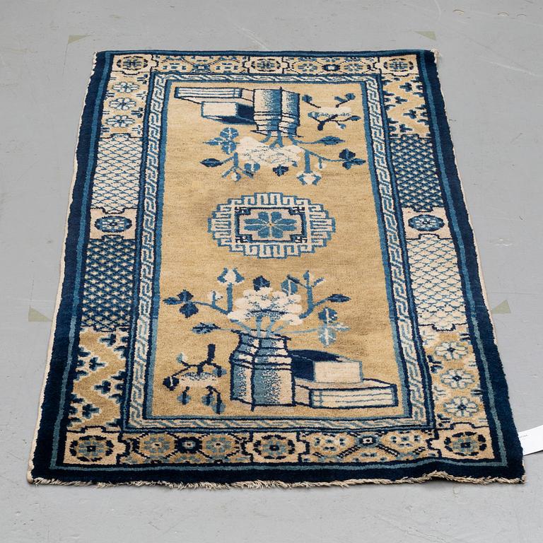 A RUG, semiantik Baotou, Kina, ca 133 x 68 cm.