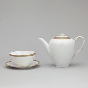 SERVISDELAR, ca 79 delar + 3, Königliche Porzellan-Manufaktur, Berlin. 1900-talets första hälft.