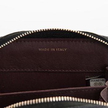 Chanel, "O-porte tel a chaine" väska, 2020.
