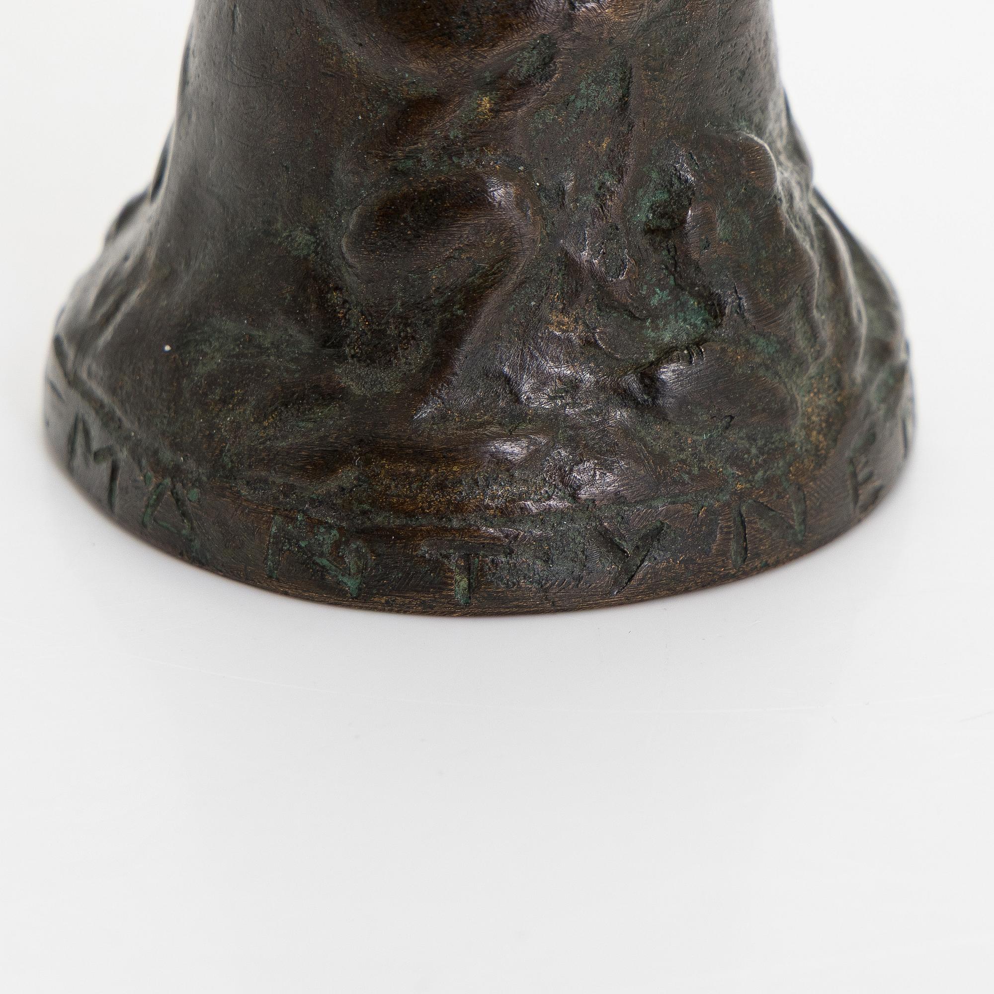 Jussi Mäntynen, Lynx on a counter bell.