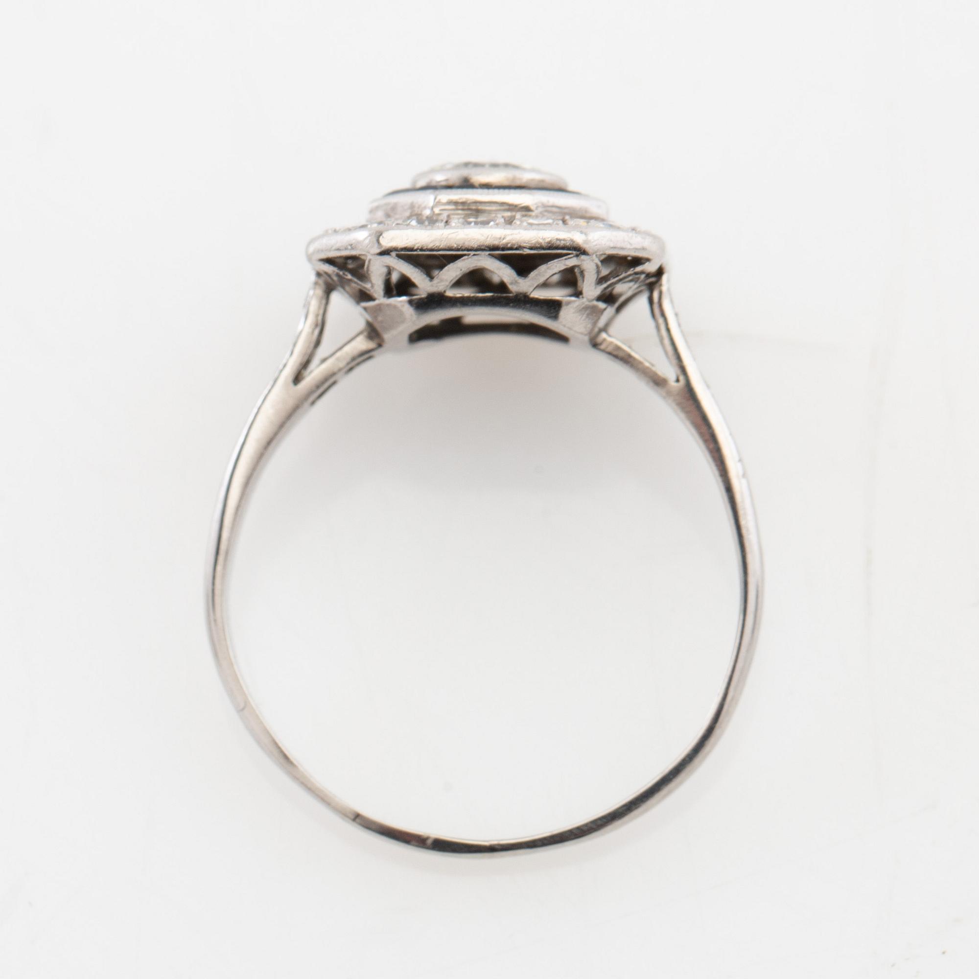 Ring of platinum with diamonds and faceted sapphires, Art Deco, K Anderson Stockholm 1938.