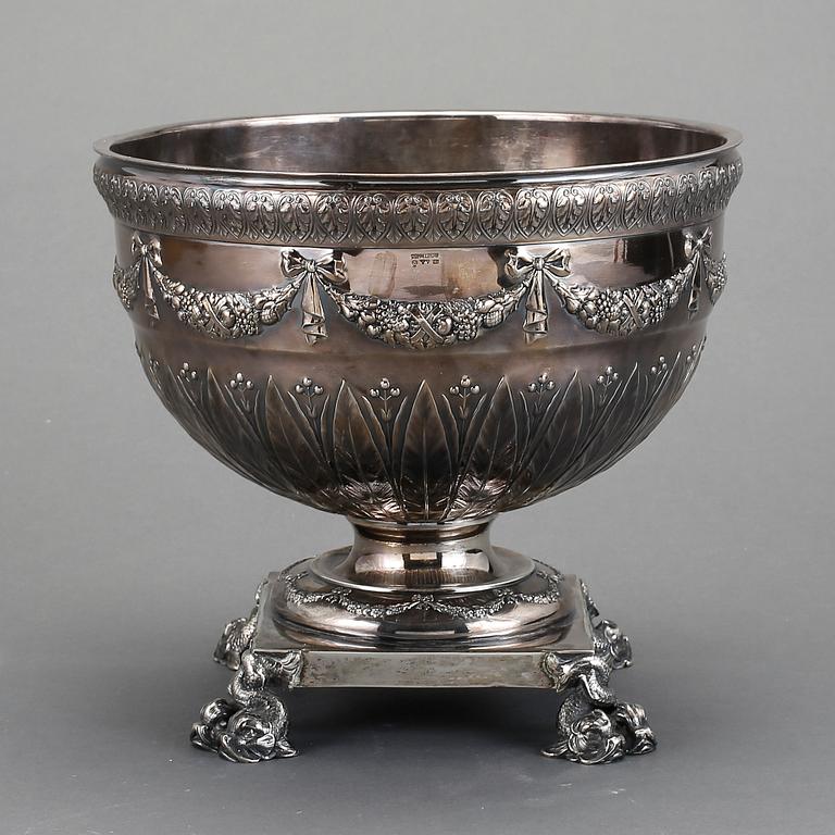 SKÅL/VINKYL, silver, CG Hallberg, Stockholm, 1918. Vikt ca 1880g.