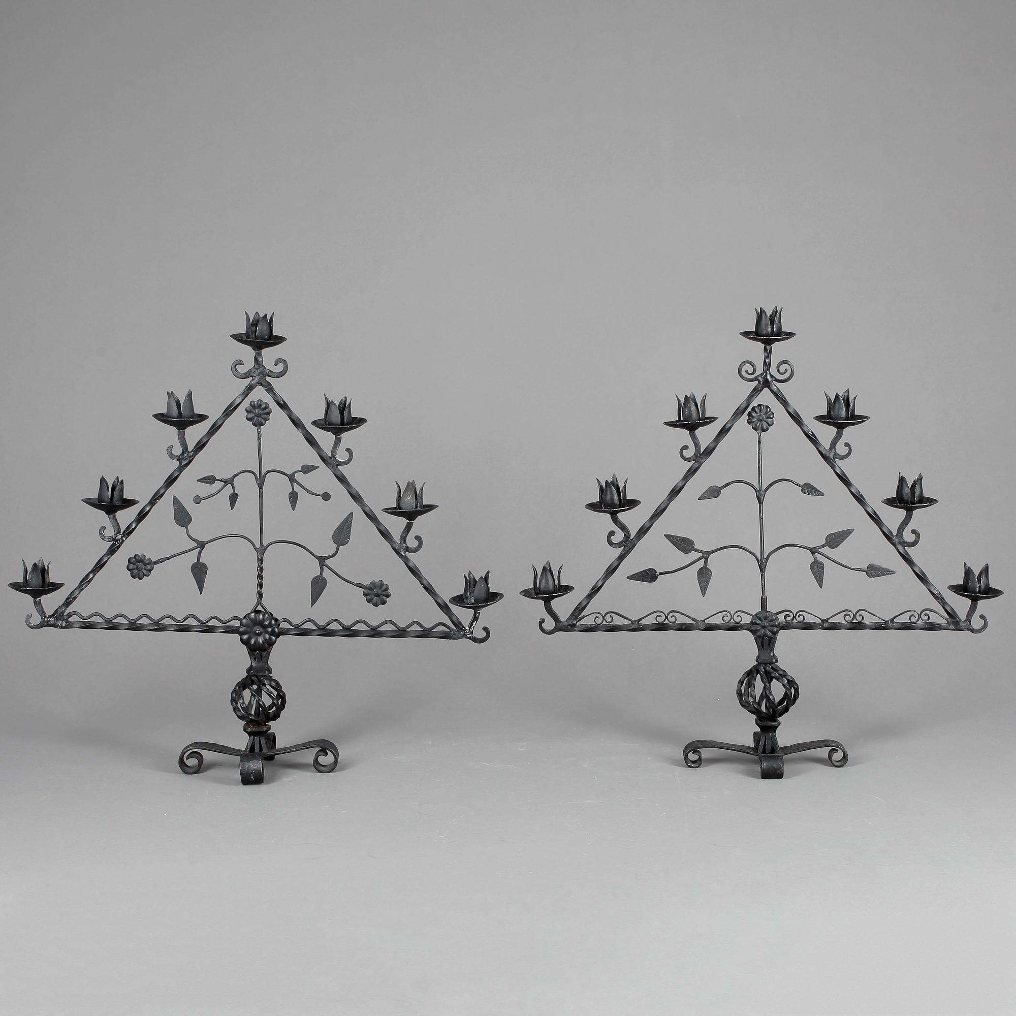 KANDELABRAR, 2 st, snarlika, smidesjärn, 1800/1900-tal.