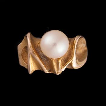 RING, 14K guld, pärla. Björn Weckström, Lapponia 1968. Vikt ca 4,9 g.