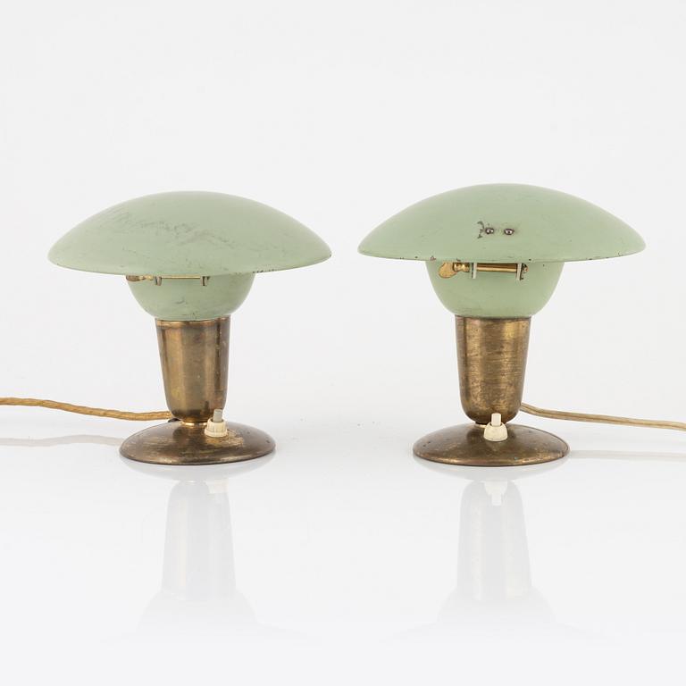 Bertil Brisborg, bords/vägglampor, 1 par, modell "31032", Nordiska Kompaniet 1940-tal.